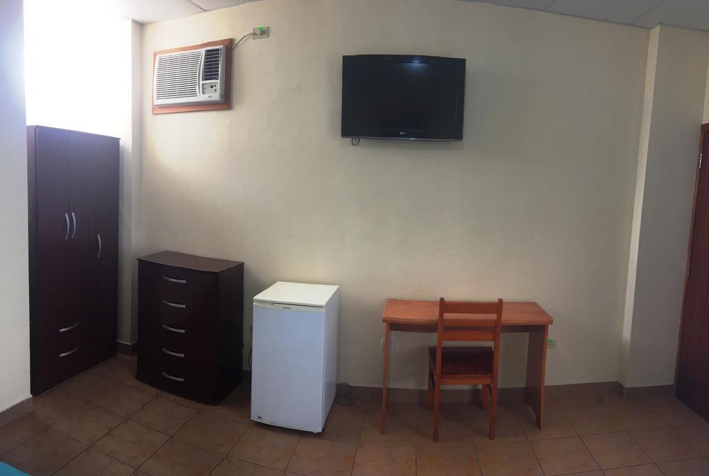 Hostal Baltra Пуерто Айора Екстериор снимка