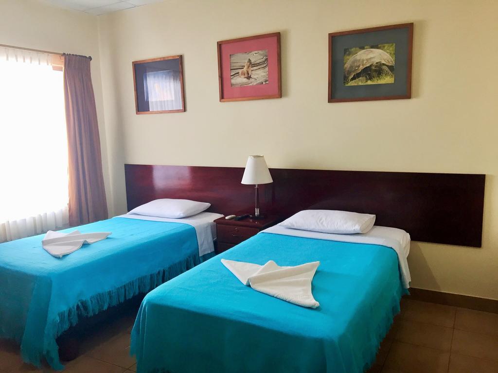 Hostal Baltra Пуерто Айора Екстериор снимка