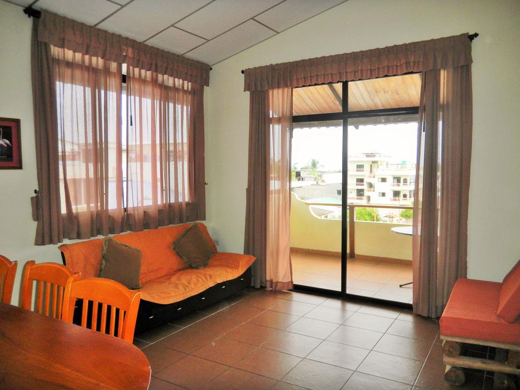 Hostal Baltra Пуерто Айора Екстериор снимка